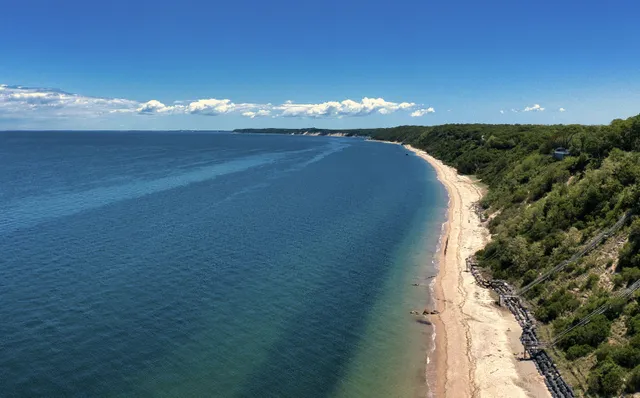 $2,799,000 | 110 Crescent Court, Wading River, NY 11792