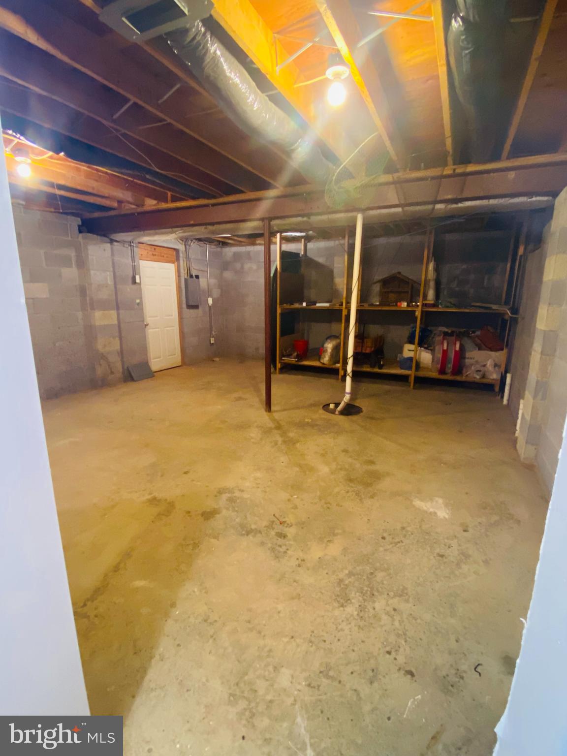 619 Franklin Avenue Baltimore, MD 21221 - Photo 12 of 17 a view of car garage