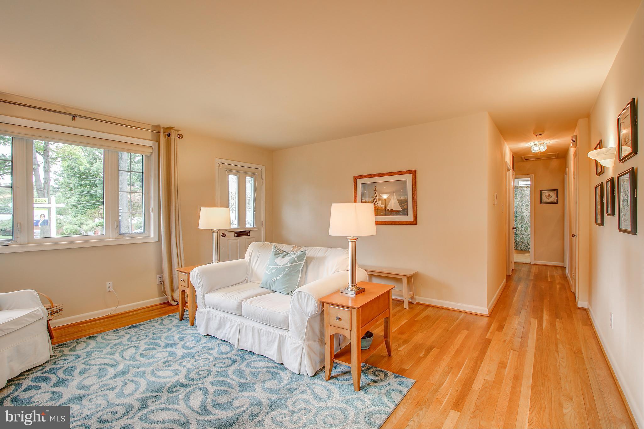 801 Lombardy Court Silver Spring, MD 20901 - Photo 3 of 26 Beautiful Hardwoods on Main Level