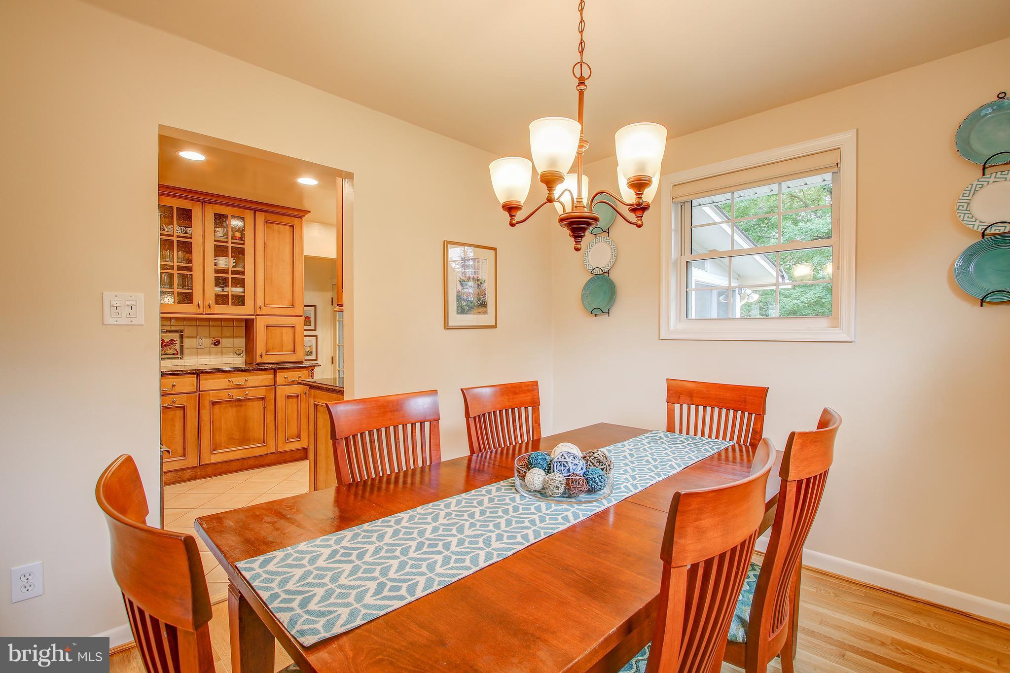 801 Lombardy Court Silver Spring, MD 20901 - Photo 5 of 26 Separate Dining Room