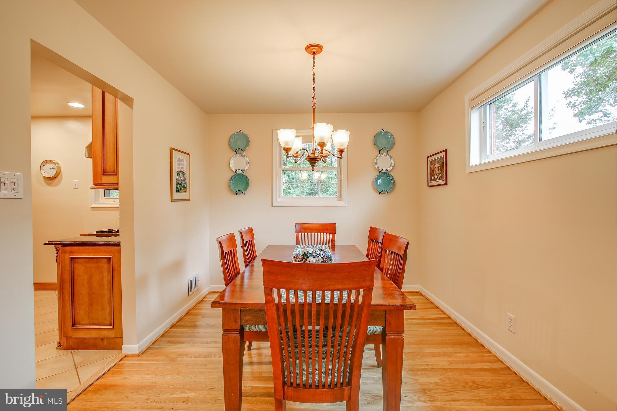 801 Lombardy Court Silver Spring, MD 20901 - Photo 6 of 26 Dining Room