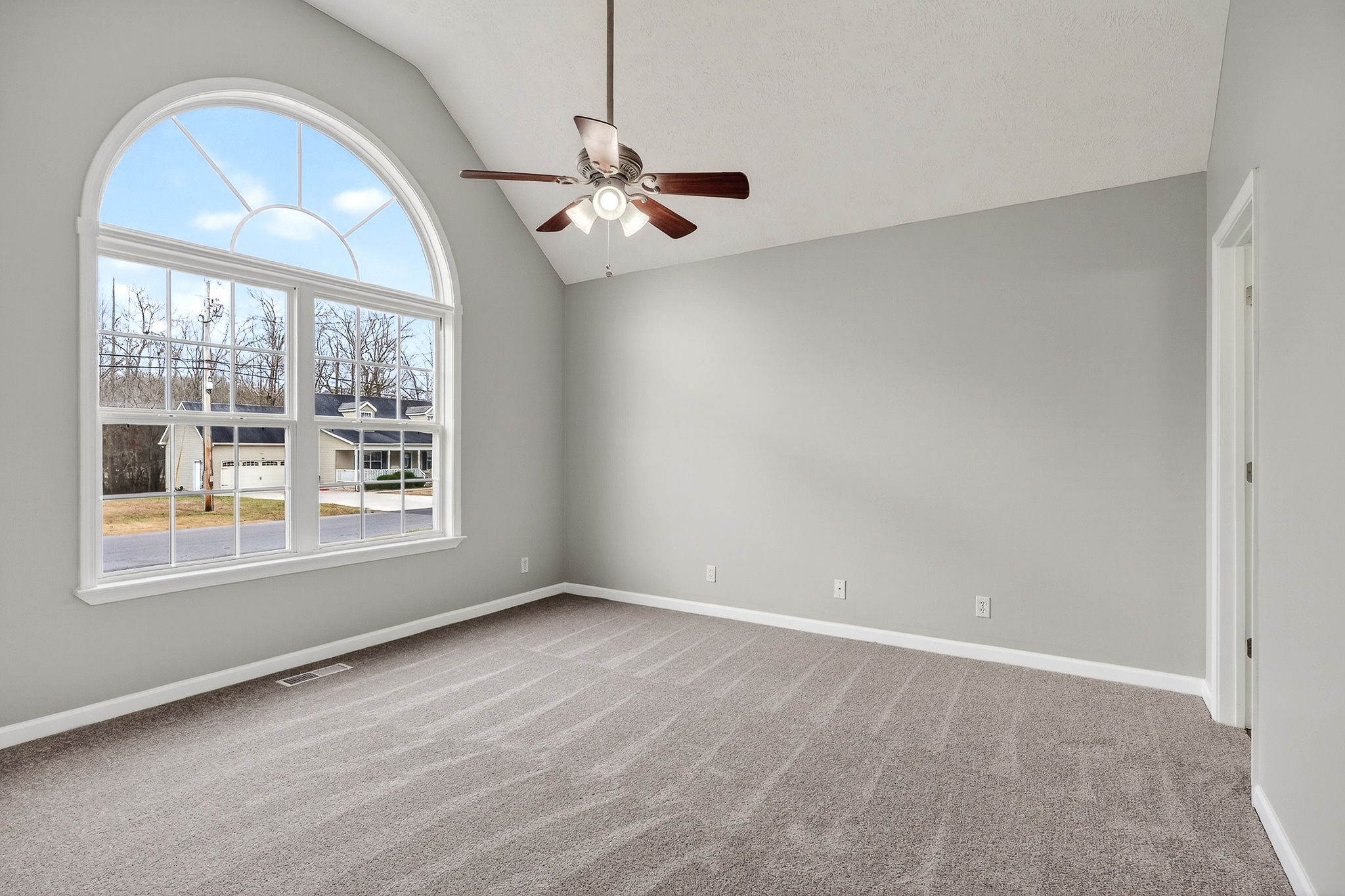 325 Indian Springs Circle Manchester, TN 37355 - Photo 17 of 29 an empty room with a window