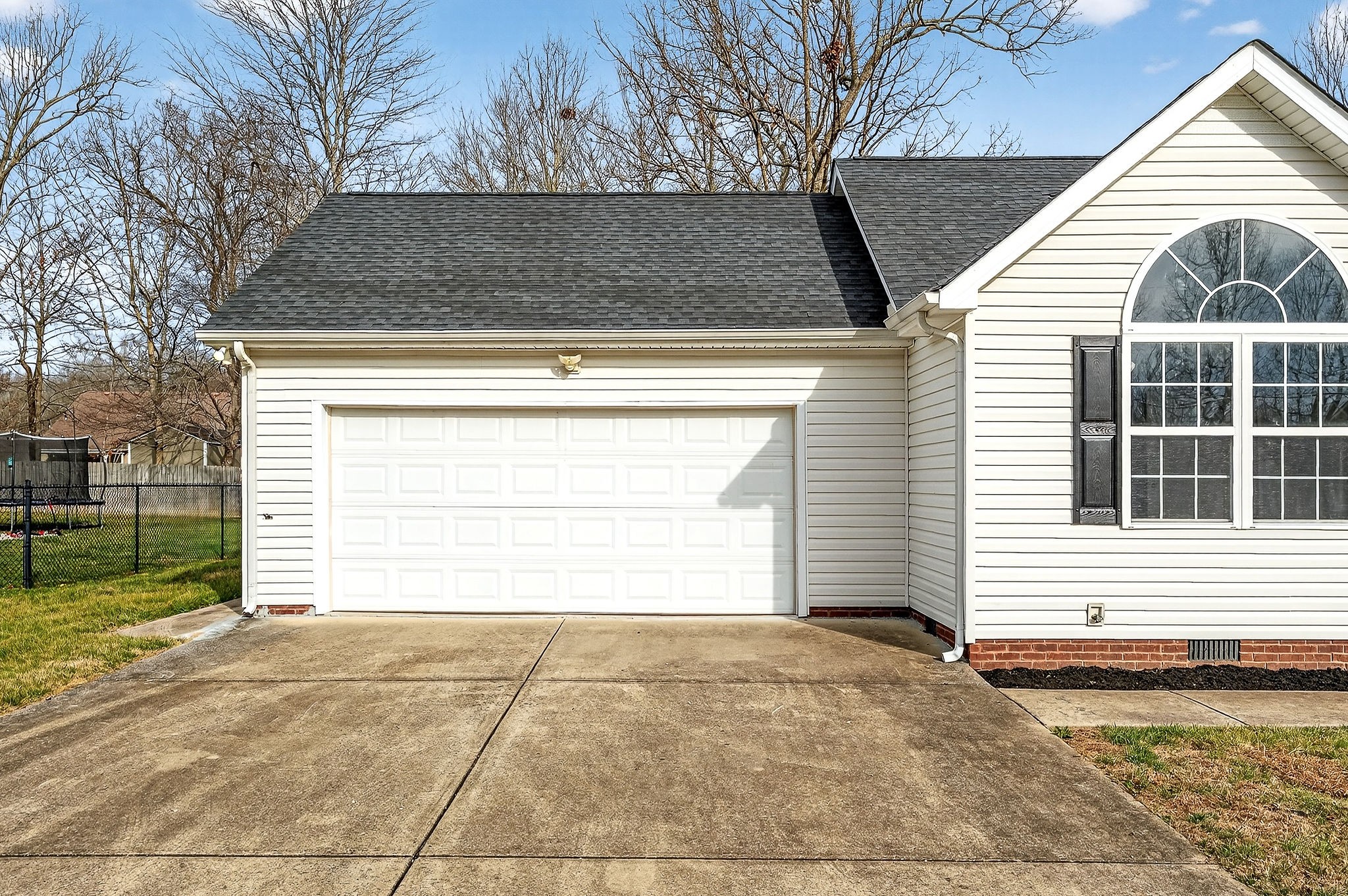 325 Indian Springs Circle Manchester, TN 37355 - Photo 28 of 29 a view of a house with a yard