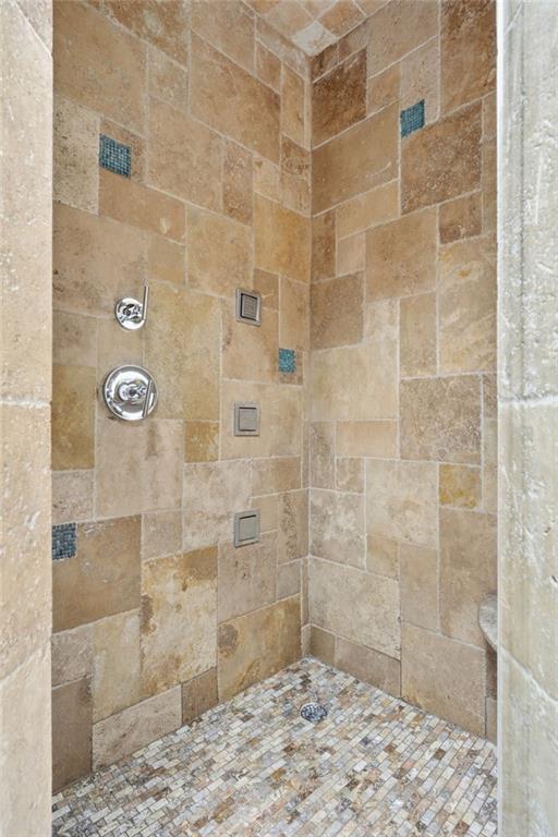 5264 Brooke Ridge Drive Dunwoody, GA 30338 - Photo 19 of 47 a bathroom with a shower