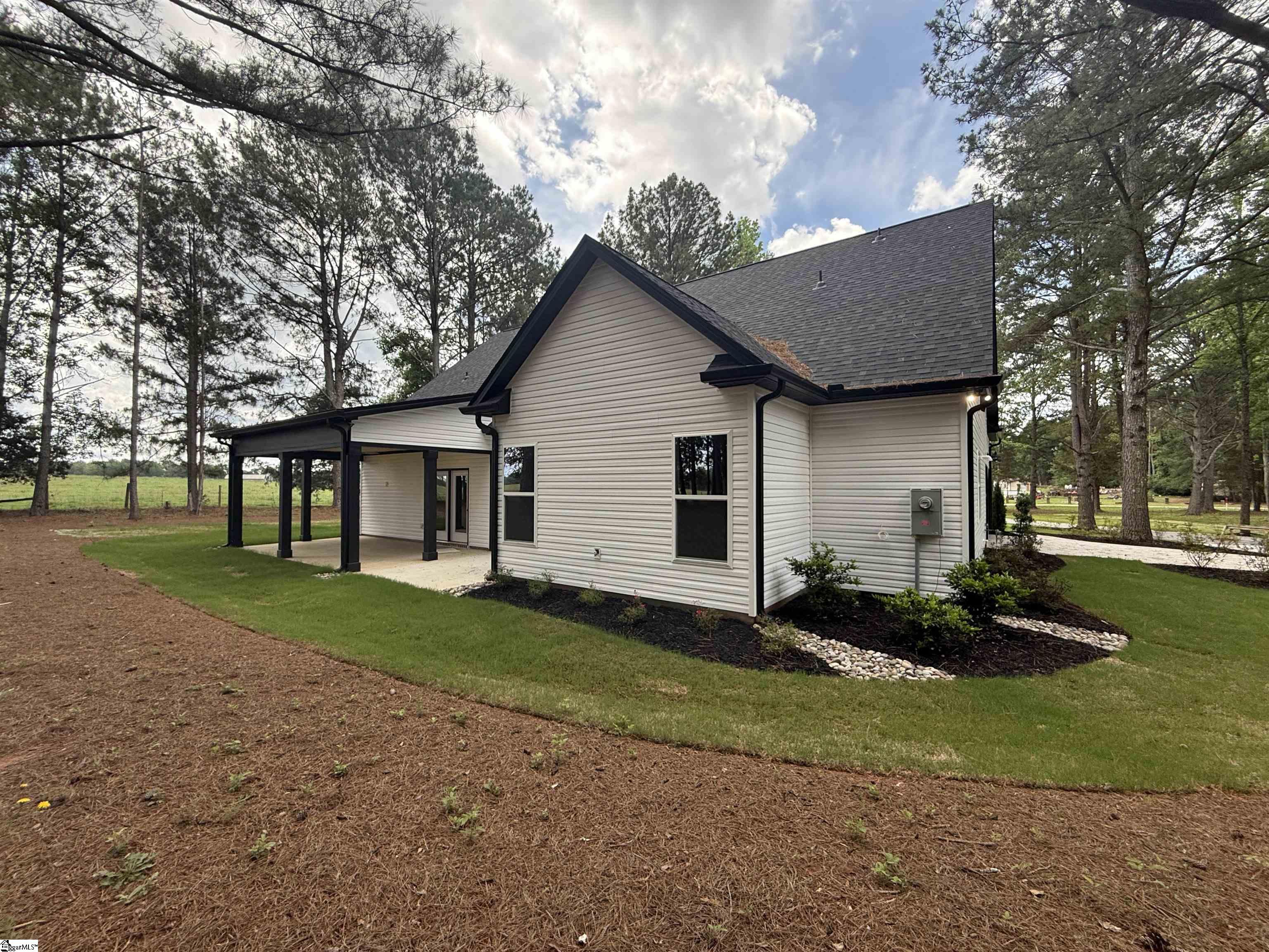 199 Ora Road Enoree, SC 29335 - Photo 3 of 33