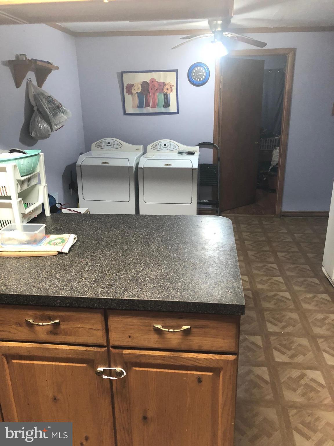 2913 Rolling Rd. Baltimore, MD 21244 - Photo 8 of 20 Kitchen