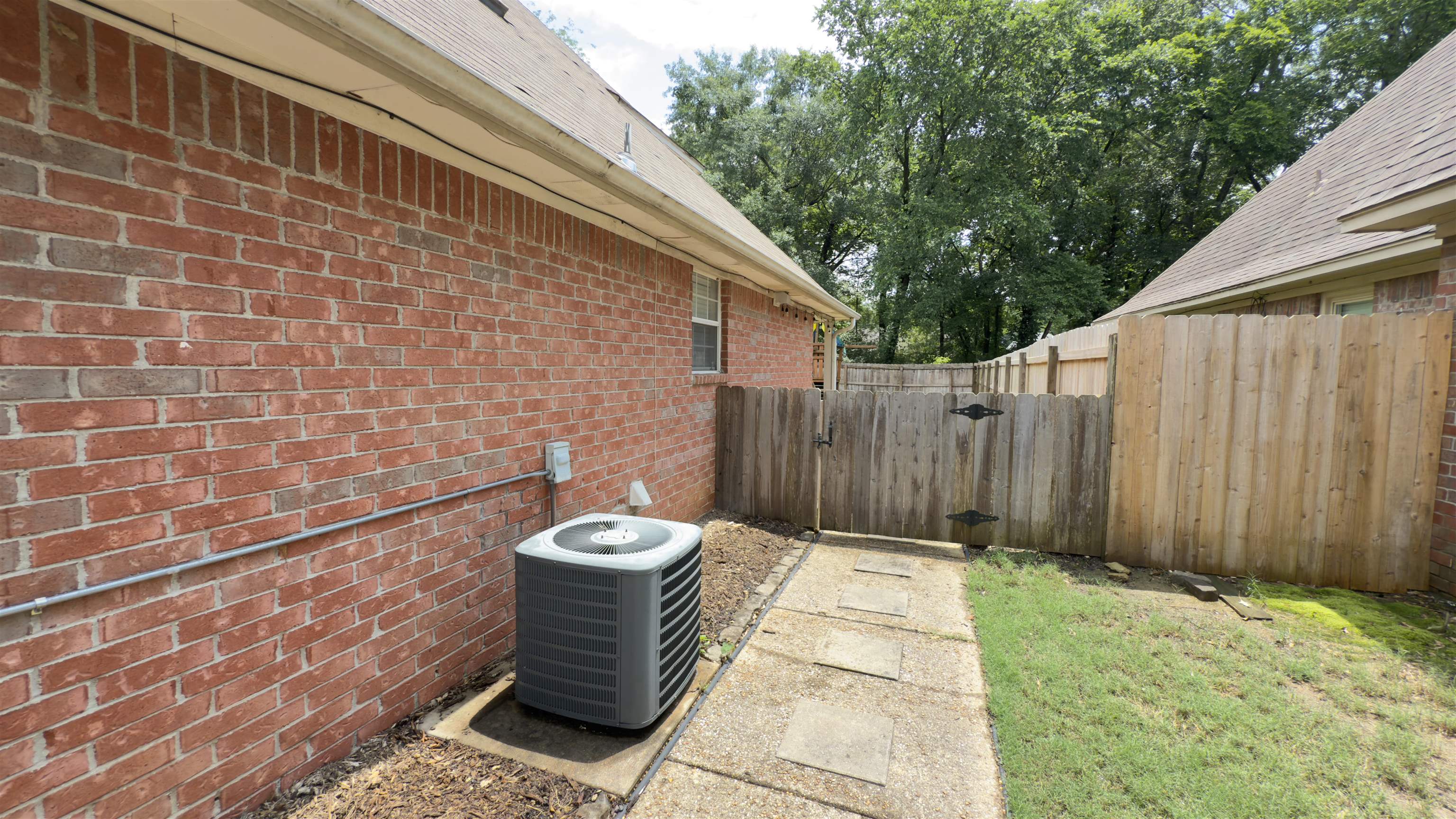 1082 Sugar Lane Collierville, TN 38017 - Photo 25 of 25 a view of a backyard of the house