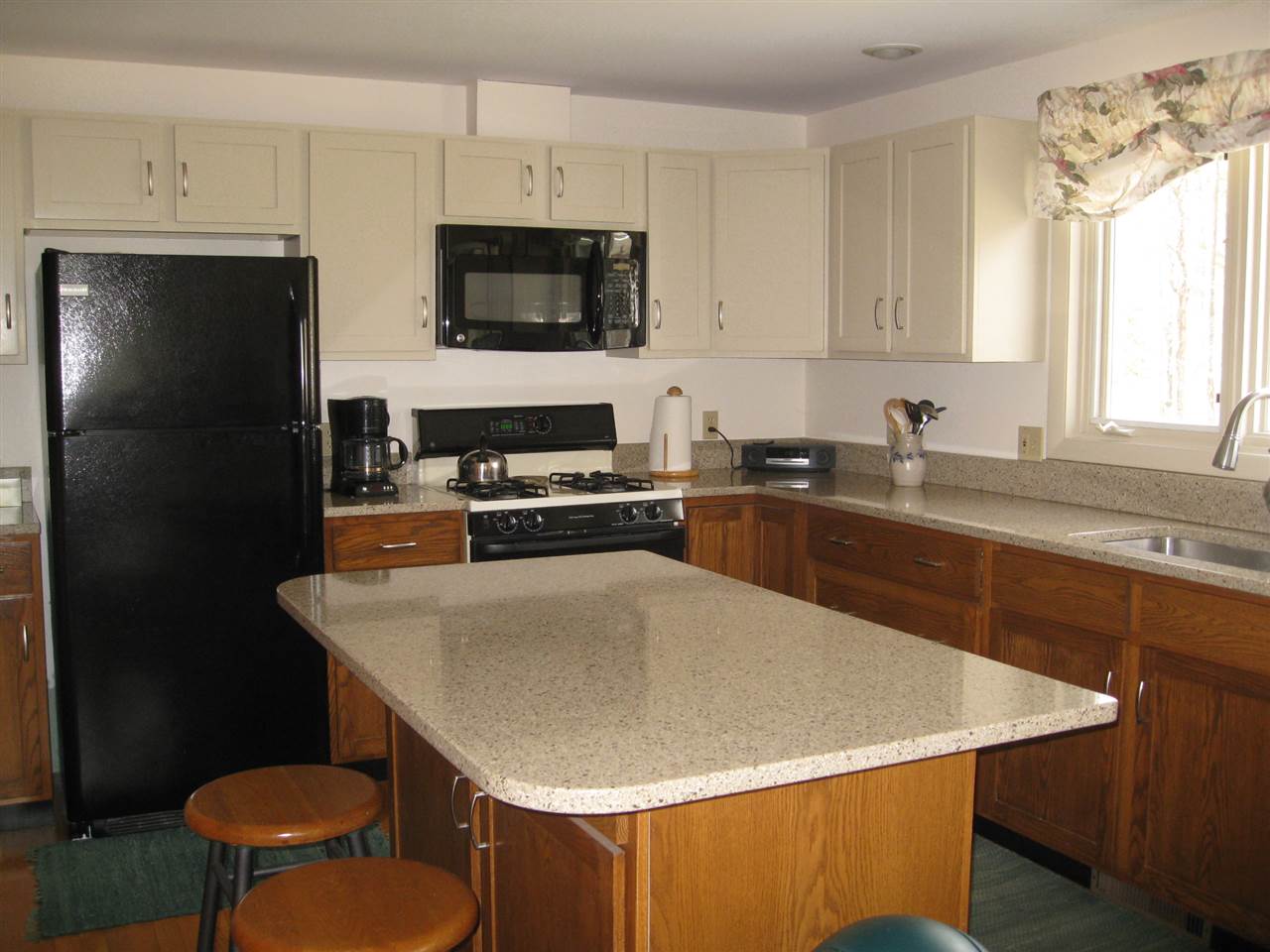 5 Bartlett Road Kensington, NH 03833 - Photo 4 of 22