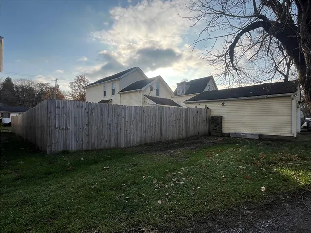 $130,000 | 219 North Crawford Avenue, New Castle, PA 16101