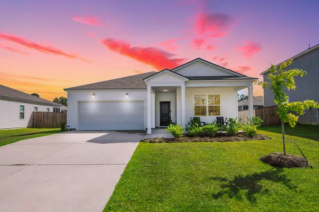 $344,500 | 608 Fisher Lane, Summerville, SC 29486