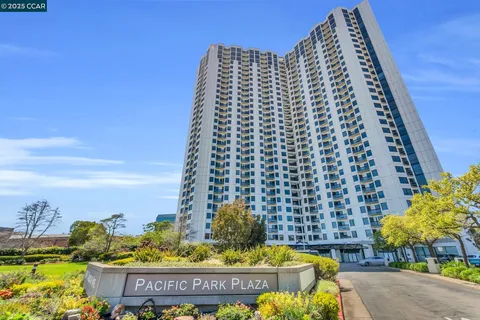 $419,000 | 6363 Christie Avenue, Unit 1425, Emeryville, CA 94608