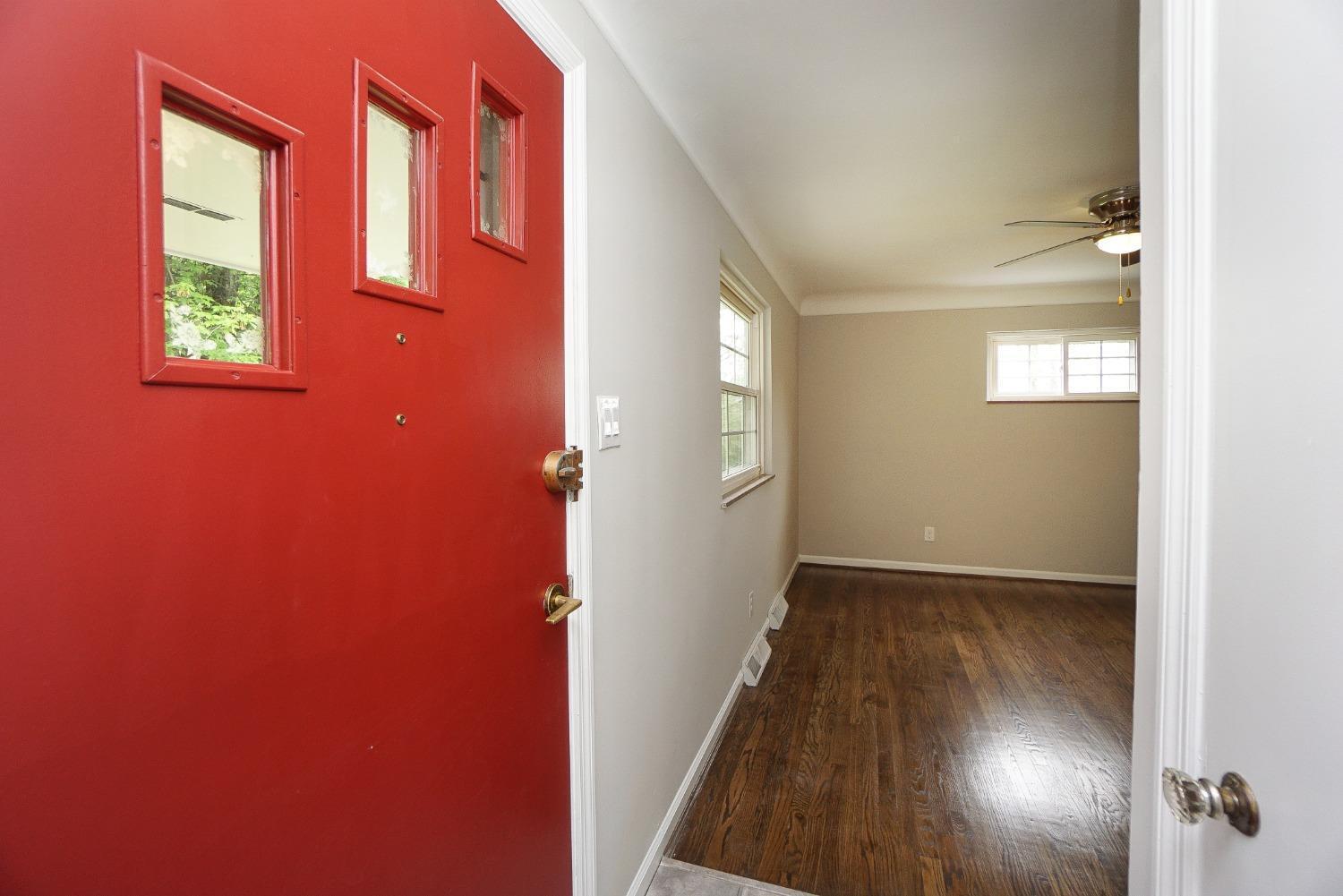 5396 Belclare Road Cincinnati, OH 45247 - Photo 4 of 21 Gallery Image 4
