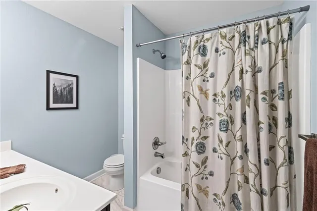 $225,000 | 221 North Pointe Lane, Raymore, MO 64083