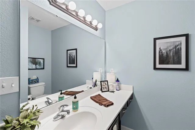 $225,000 | 221 North Pointe Lane, Raymore, MO 64083