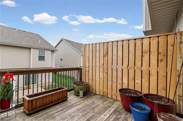 $225,000 | 221 North Pointe Lane, Raymore, MO 64083