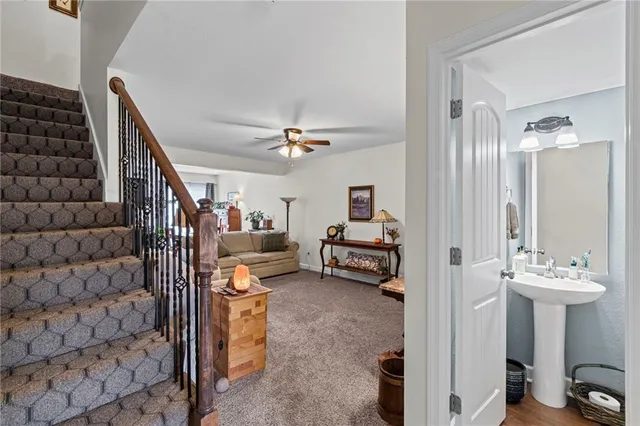 $225,000 | 221 North Pointe Lane, Raymore, MO 64083