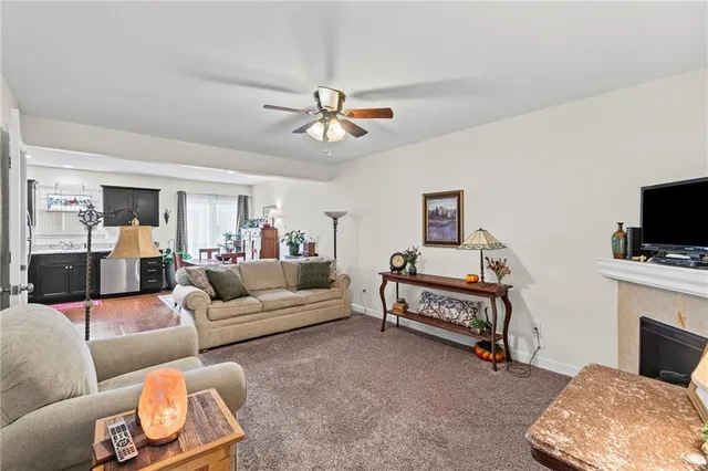 $225,000 | 221 North Pointe Lane, Raymore, MO 64083