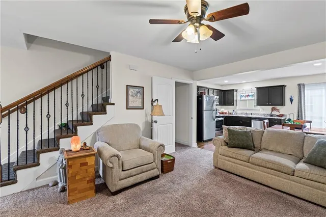 $225,000 | 221 North Pointe Lane, Raymore, MO 64083