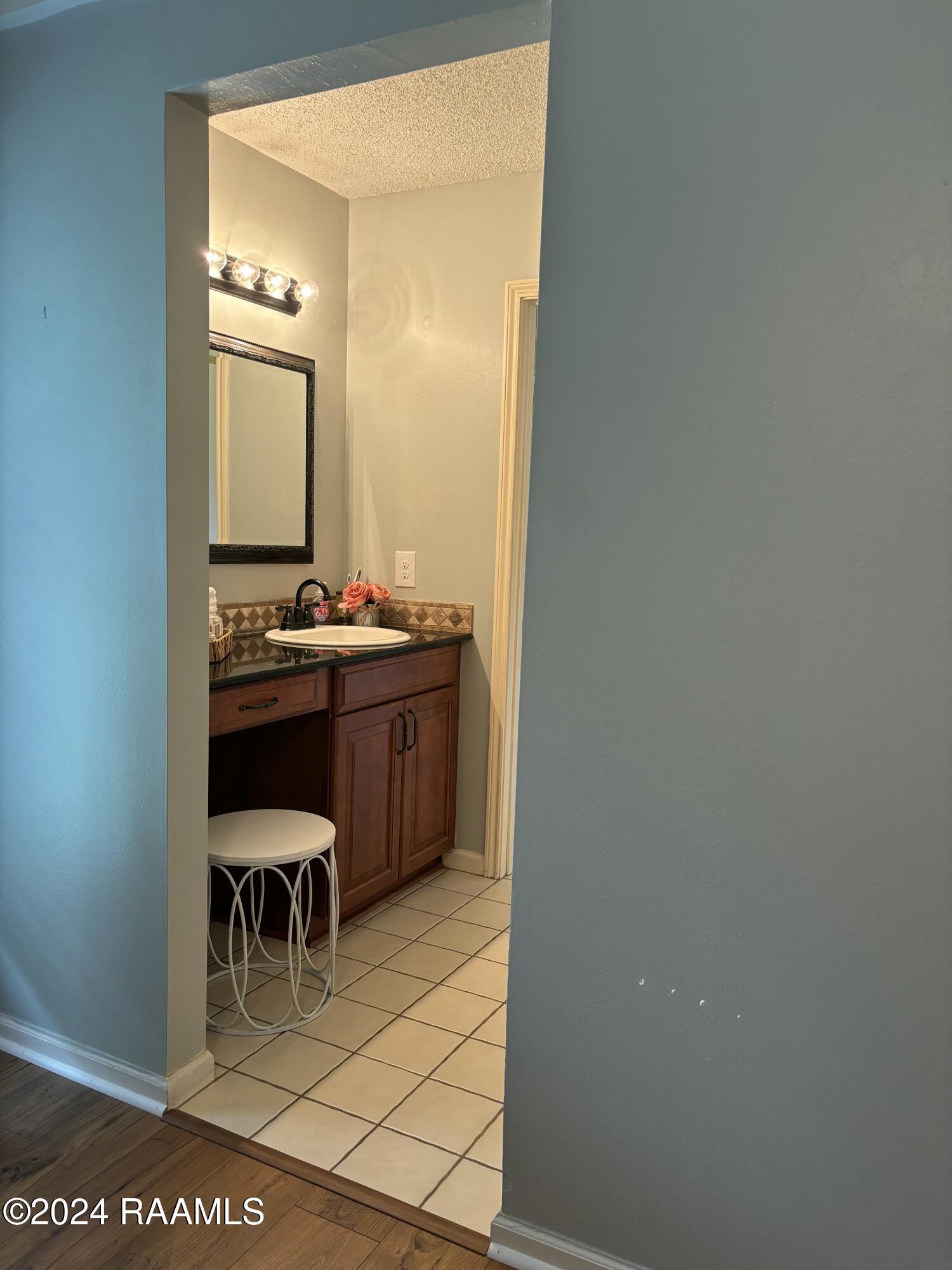 500 Interlude Road New Iberia, LA 70563 - Photo 17 of 37 Vanity