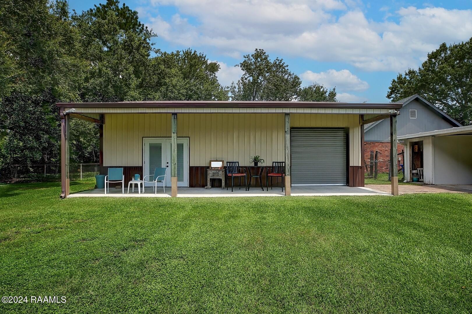 500 Interlude Road New Iberia, LA 70563 - Photo 20 of 37 Outdoor kitchen