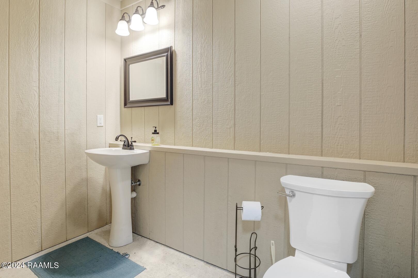 500 Interlude Road New Iberia, LA 70563 - Photo 28 of 37 half bath