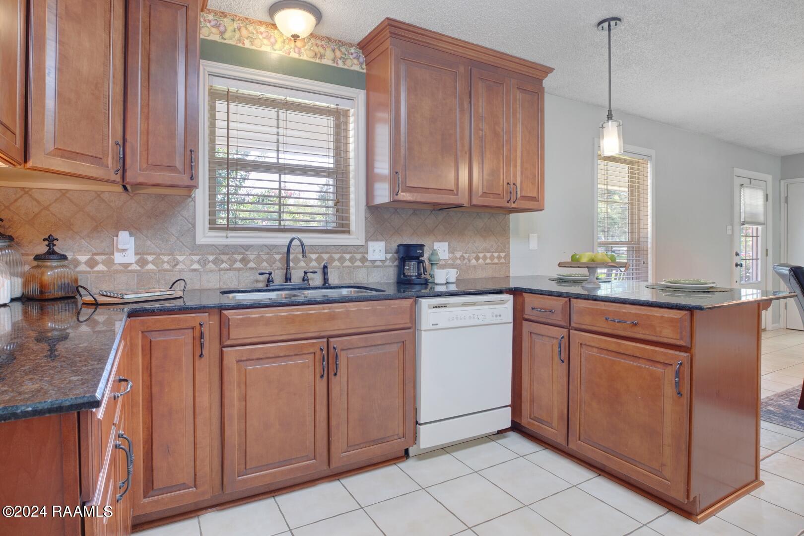 500 Interlude Road New Iberia, LA 70563 - Photo 5 of 37 Kitchen inside