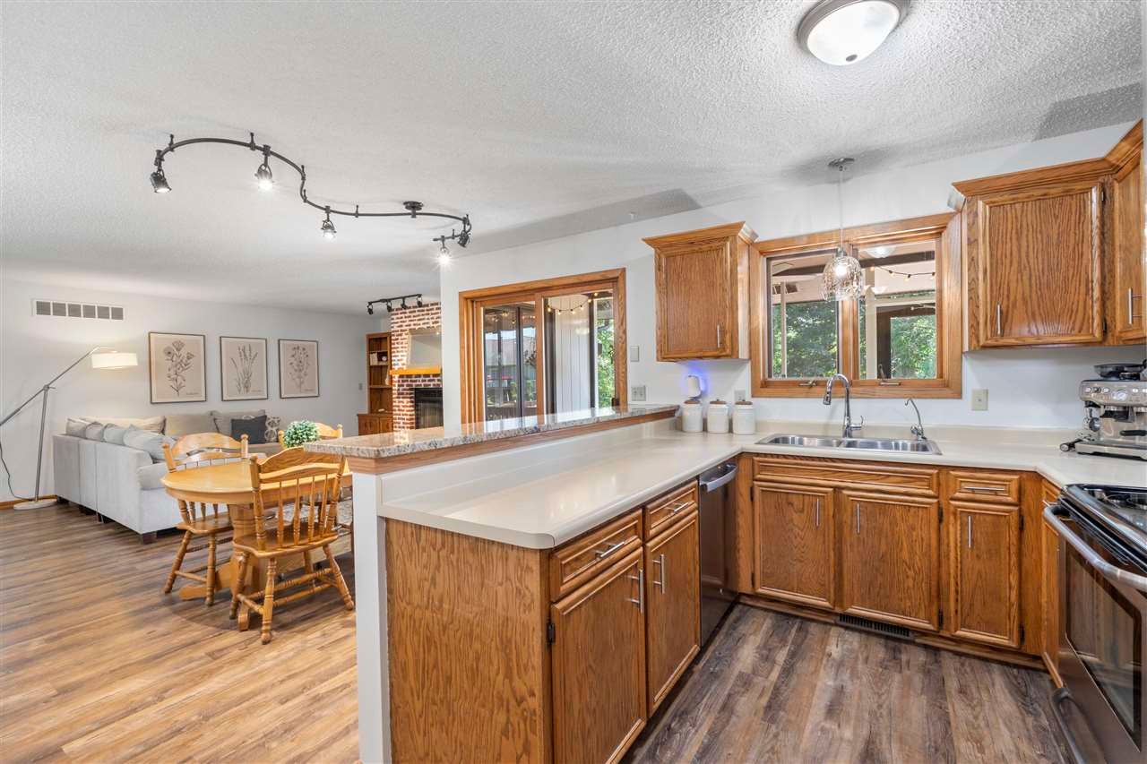 1928 Holiday Road Coralville, IA 52241 - Photo 6 of 43 Gallery Image 6