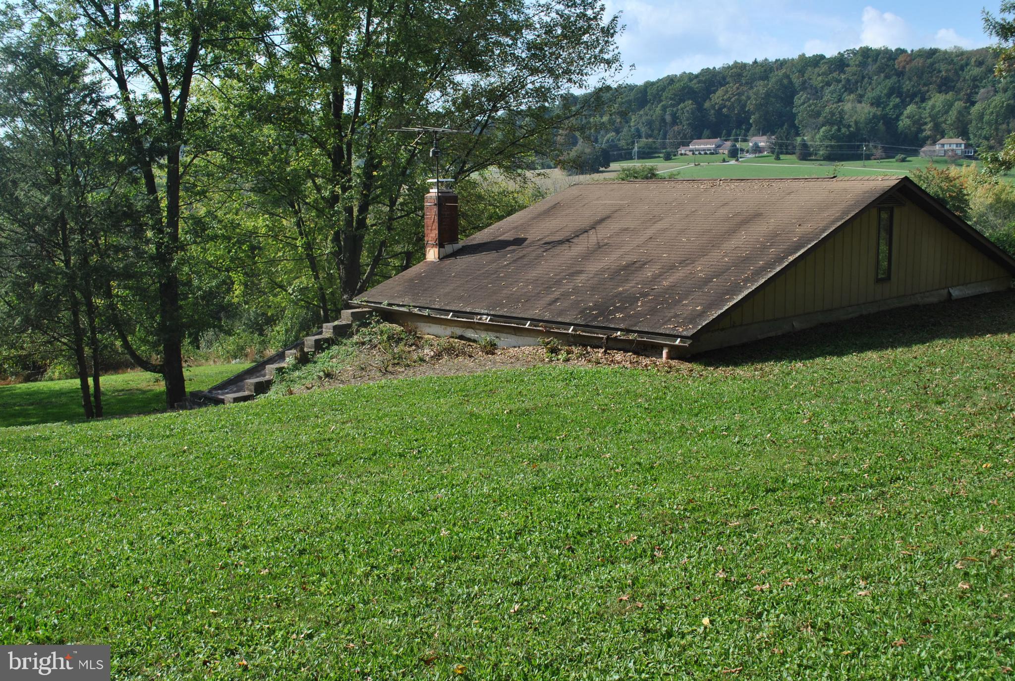 6366 Summit Road Glen Rock, PA 17327 - Photo 25 of 33 EXTERIOR REAR