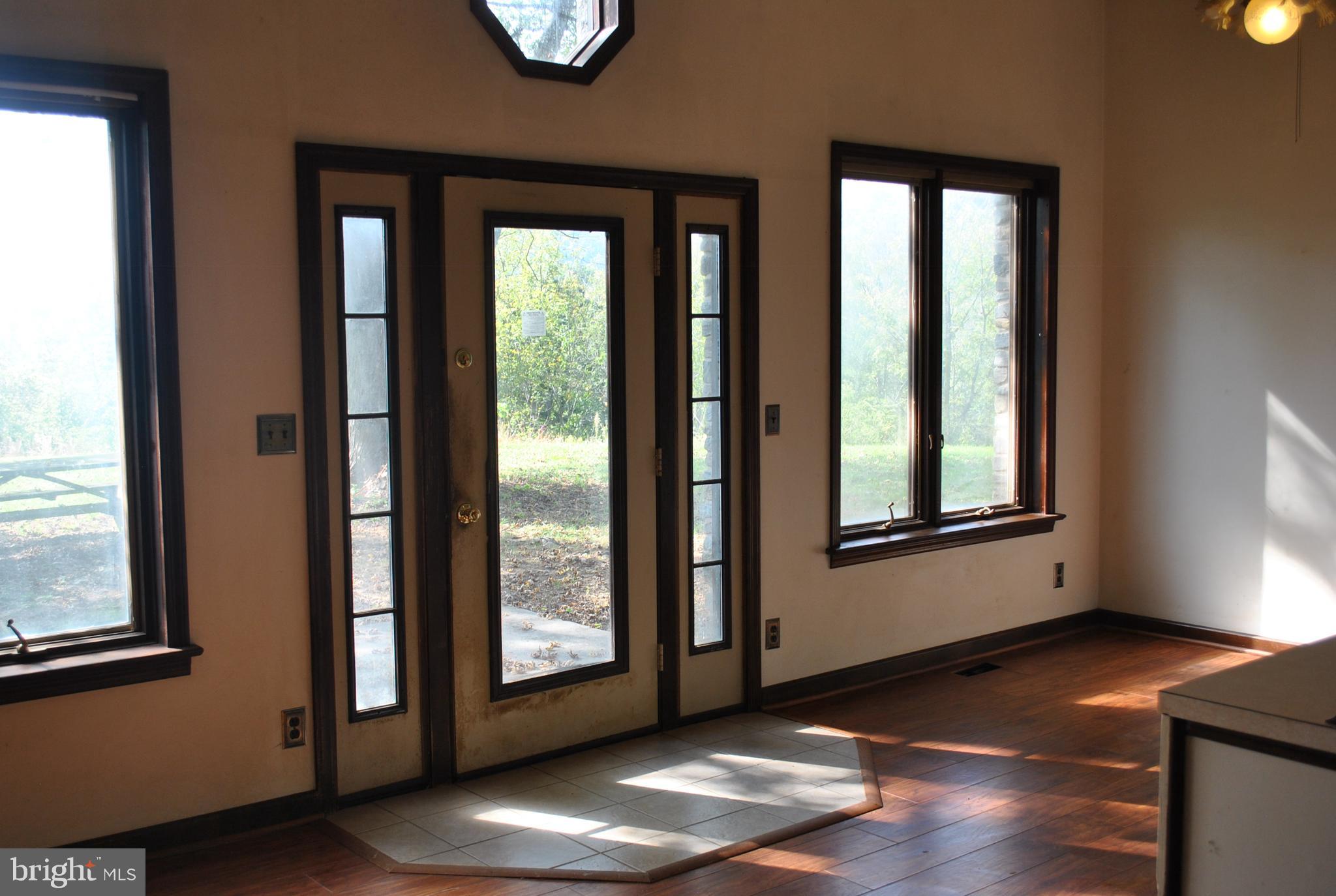 6366 Summit Road Glen Rock, PA 17327 - Photo 4 of 33 FRONT ENTRANCE AREA