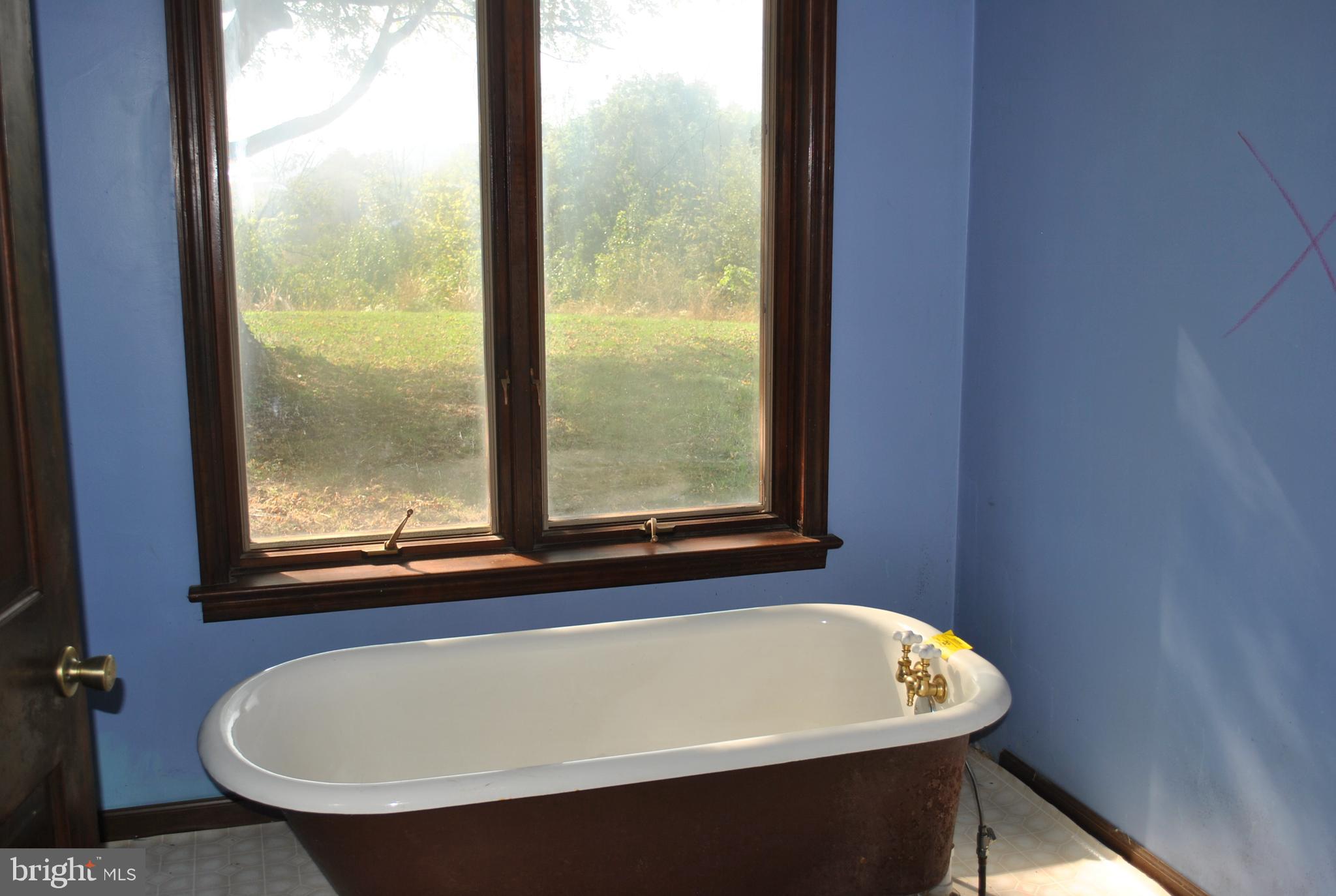 6366 Summit Road Glen Rock, PA 17327 - Photo 10 of 33 MAIN LEVEL FULL BATH