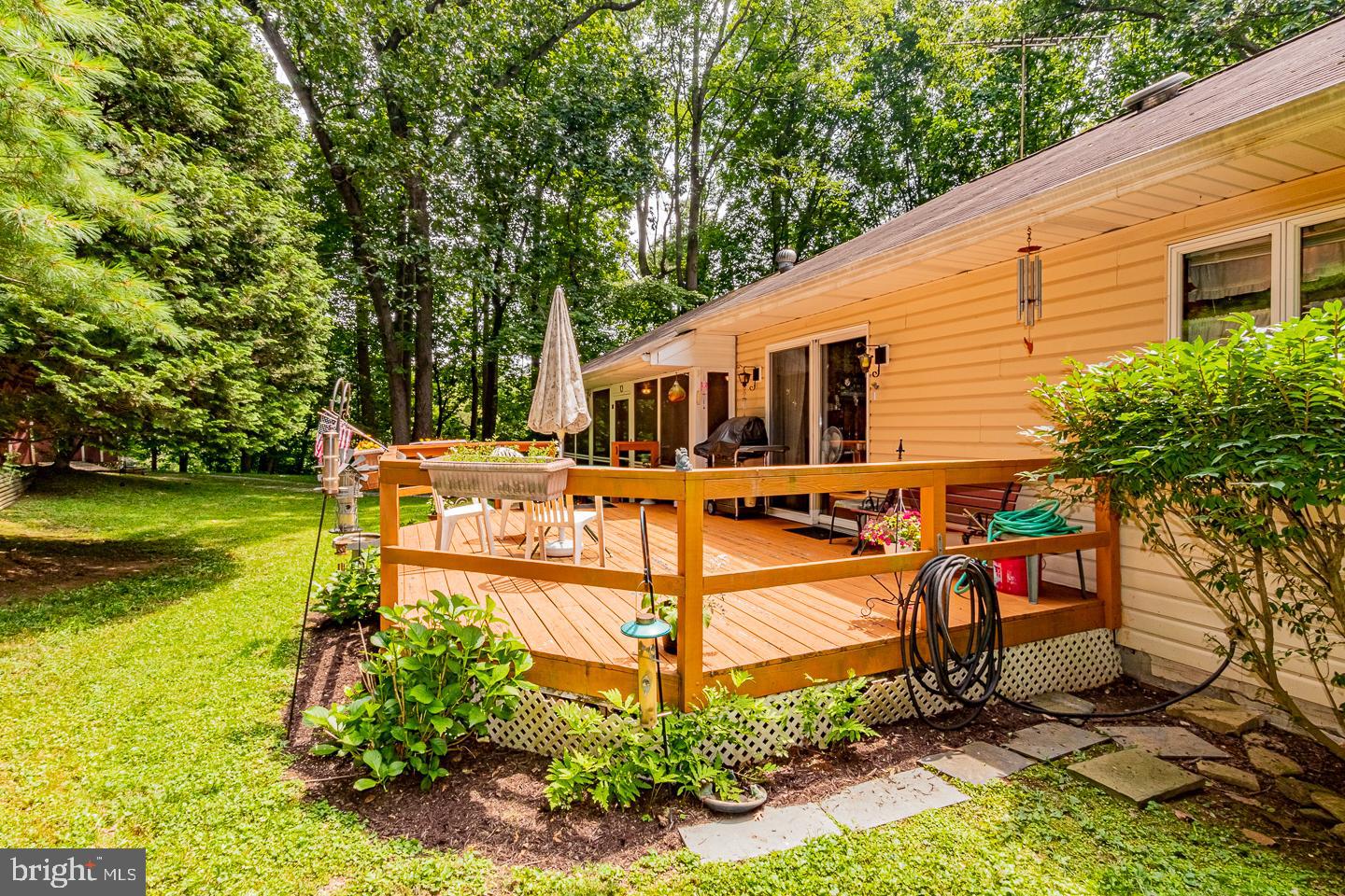 Backyard view, very larege deck