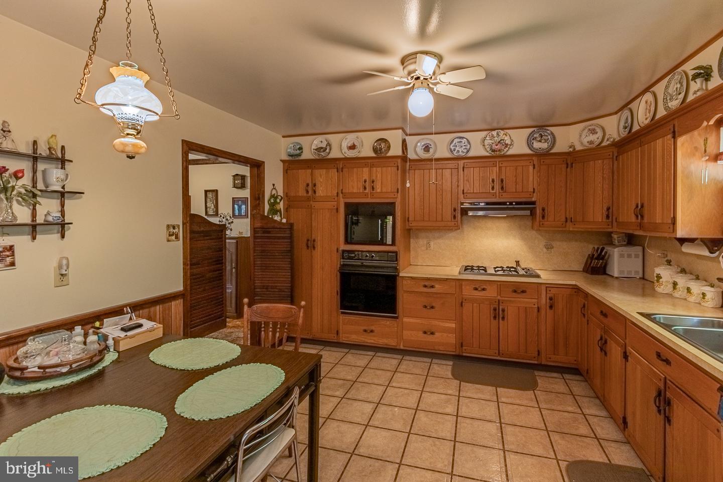 1125 Broad Run Road Coatesville, PA 19320 - Photo 15 of 40 Custom cabinets