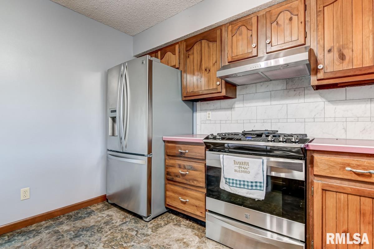 8869 Bomke Road Pleasant Plains, IL 62677 - Photo 39 of 68 Gallery Image 39