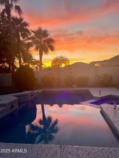 $824,900 | 923 West Windsong Drive, Phoenix, AZ 85045