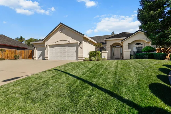 $589,000 | 2588 Valencia Street, Redding, CA 96003