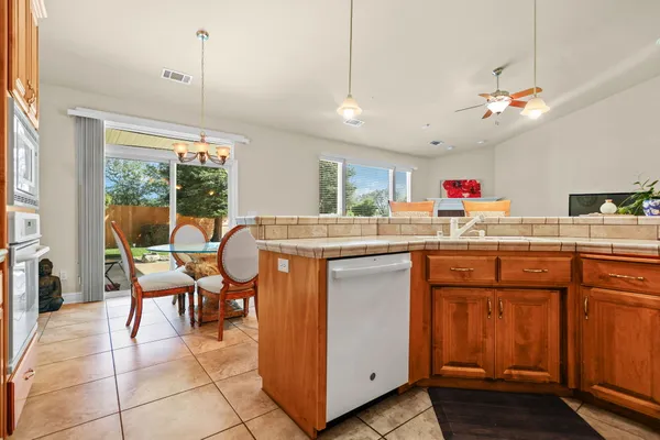 $589,000 | 2588 Valencia Street, Redding, CA 96003