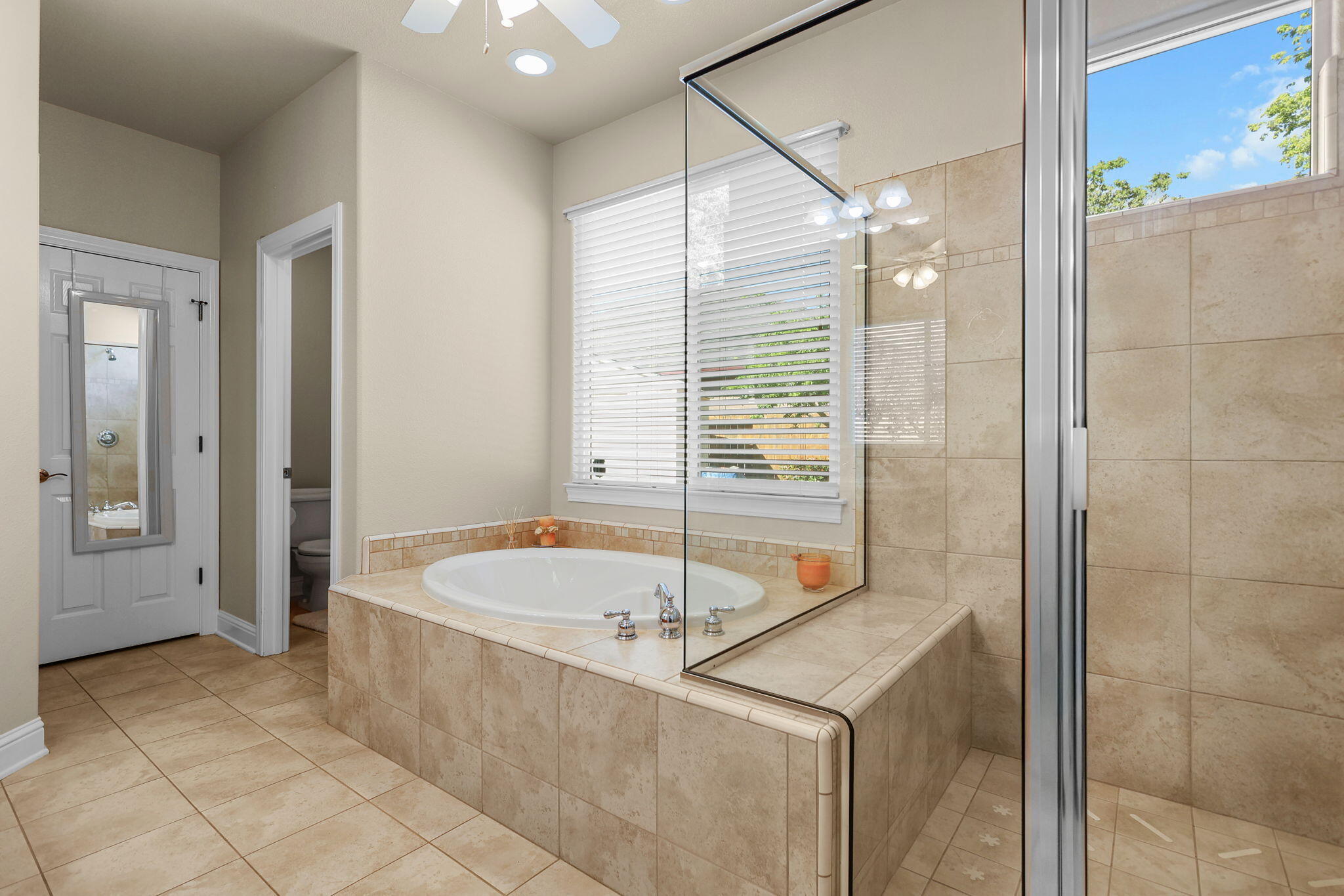 2588 Valencia Street Redding, CA 96003 - Photo 17 of 31 19-web-or-mls-_K3A3419 (1)