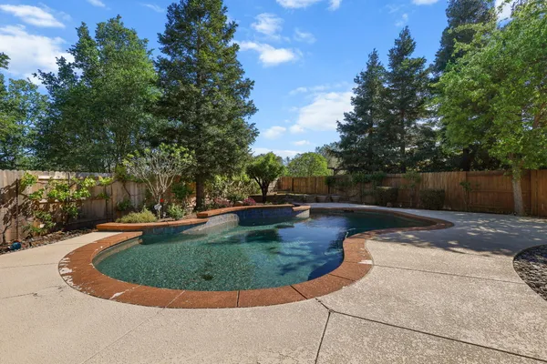 $589,000 | 2588 Valencia Street, Redding, CA 96003