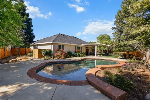 $589,000 | 2588 Valencia Street, Redding, CA 96003