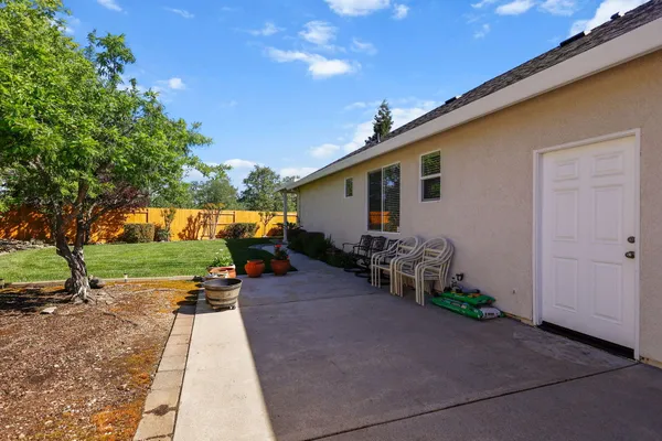 $589,000 | 2588 Valencia Street, Redding, CA 96003