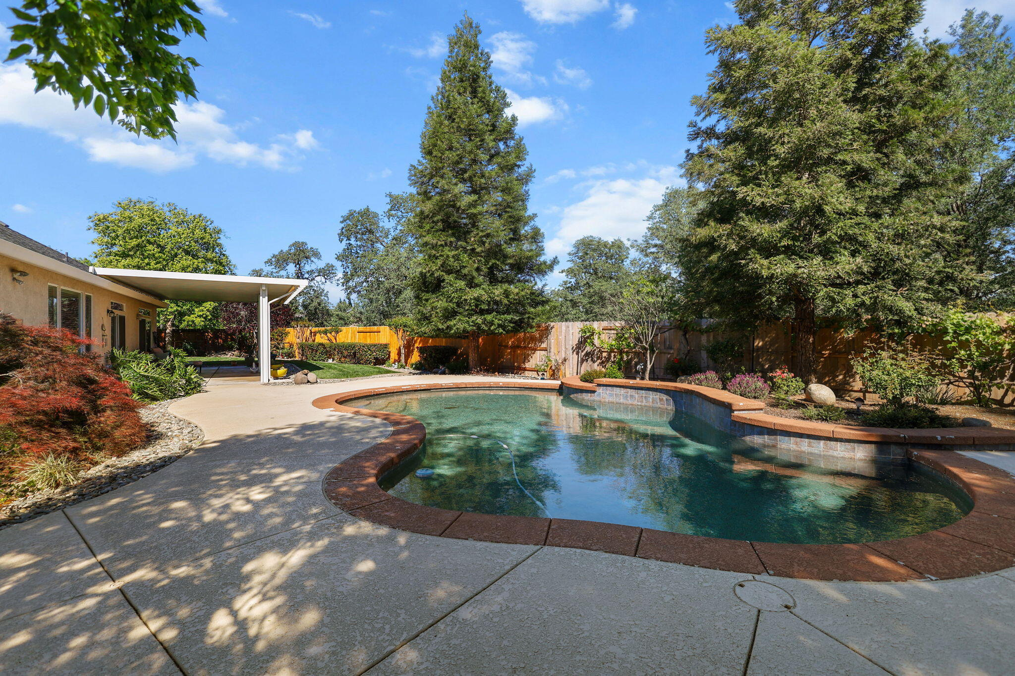 2588 Valencia Street Redding, CA 96003 - Photo 3 of 31 26-web-or-mls-_K3A3489