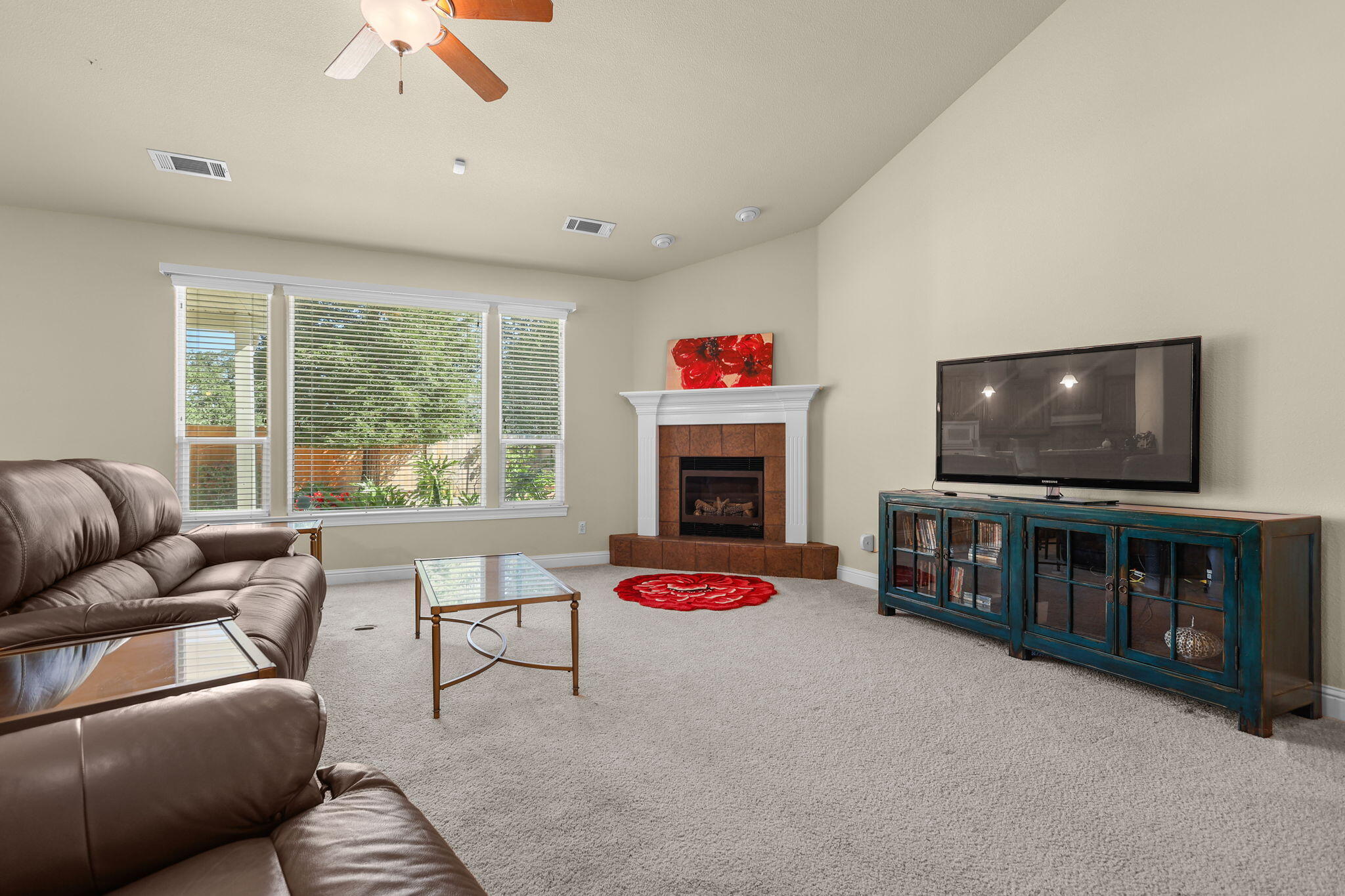 2588 Valencia Street Redding, CA 96003 - Photo 6 of 31 8-web-or-mls-_K3A3334
