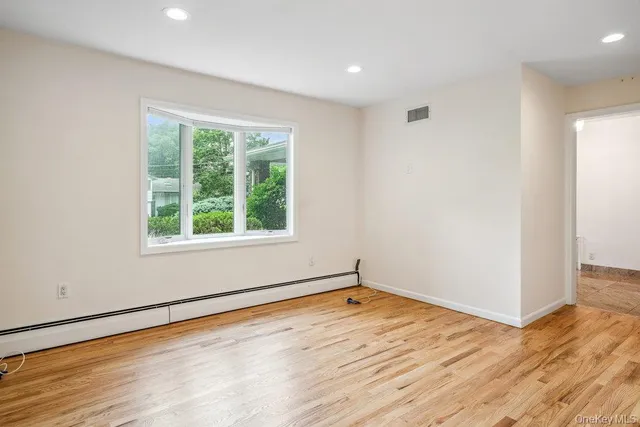 $6,900 | Undisclosed Address, Port Washington, NY 11050