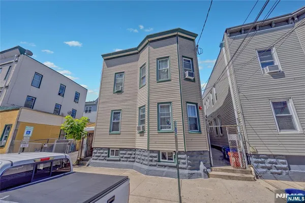 $829,999 | 9 Vreeland Avenue, Passaic, NJ 07055