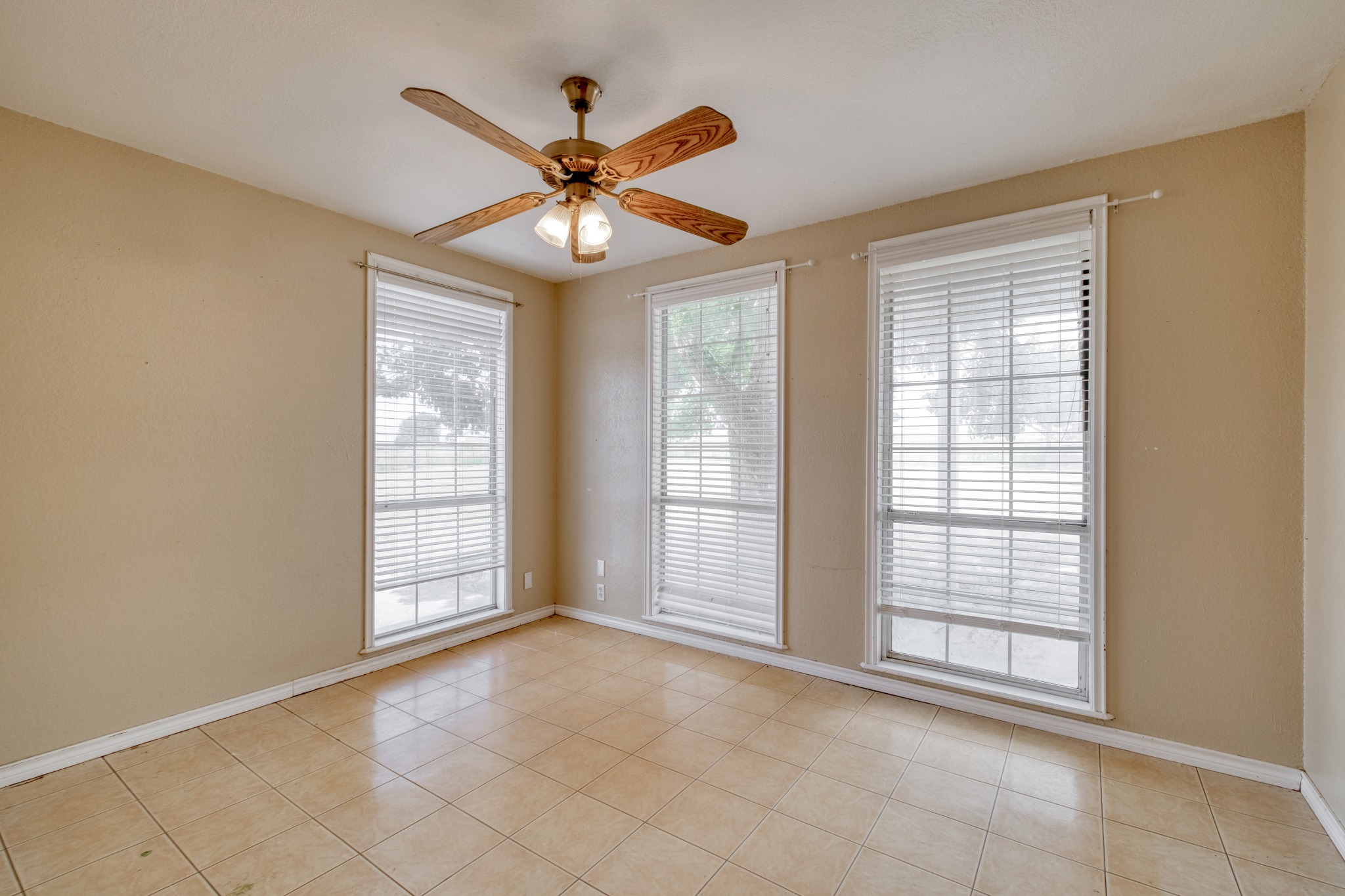 2701 Windy Ridge Road Taylor, TX 76574 - Photo 14 of 28 Bedroom 3