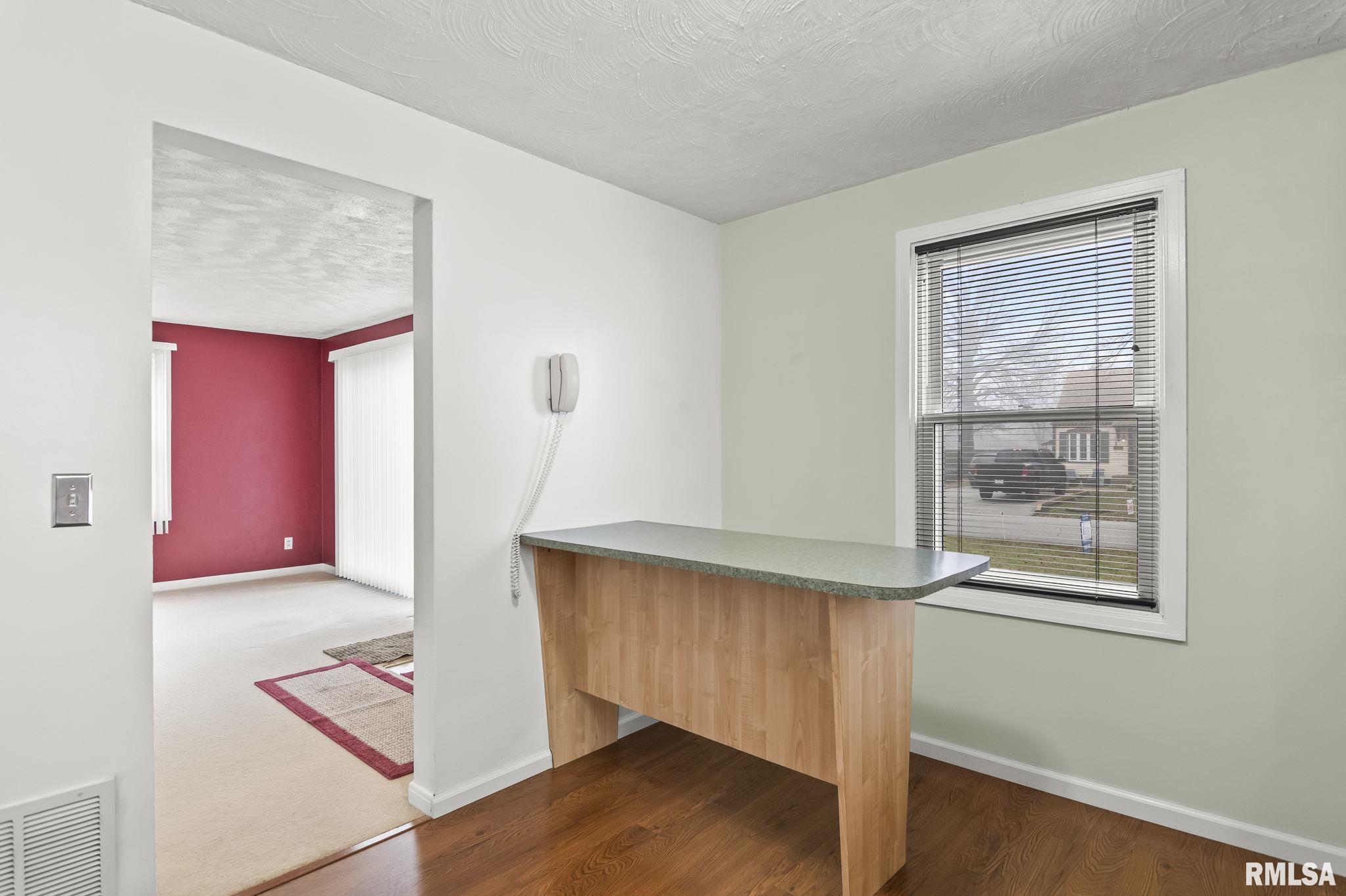 2025 East Hood Street Springfield, IL 62703 - Photo 11 of 35