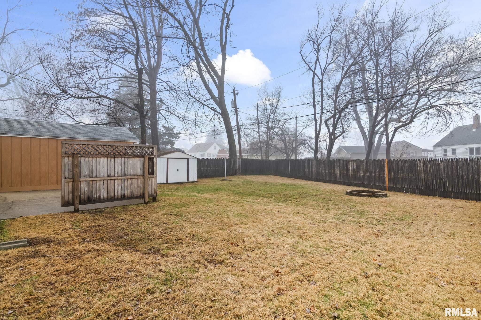 2025 East Hood Street Springfield, IL 62703 - Photo 32 of 35