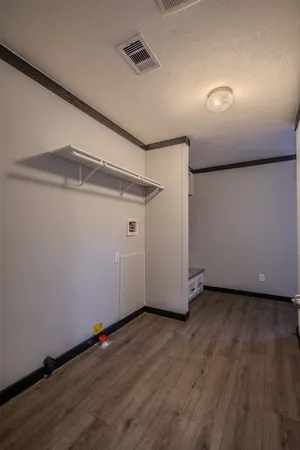 a view of yard with trees