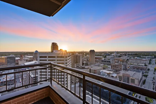 $650,000 | 168 6th Street East, Unit 3501/3506, St. Paul, MN 55101
