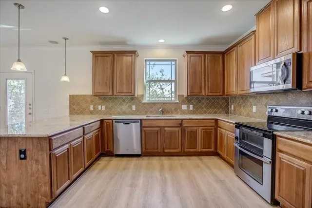 $2,300 | 6800 Sunderland Trail, Austin, TX 78747